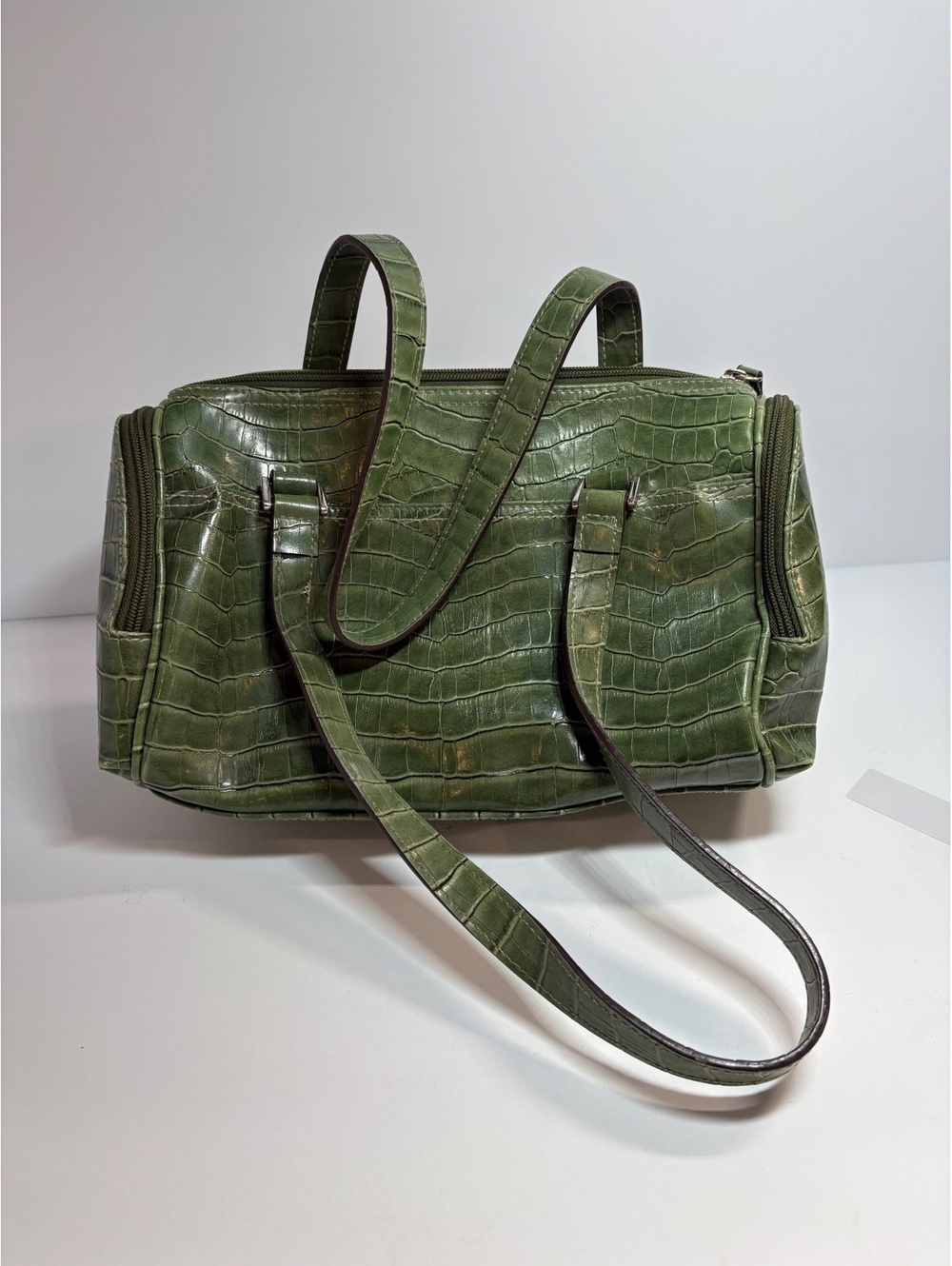 Villager Liz Claiborne Green Croc Embossed Shoulder Handbag Purse